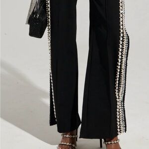 AKIRA LUXURIOUS PANTS WITH SIDE SLITS